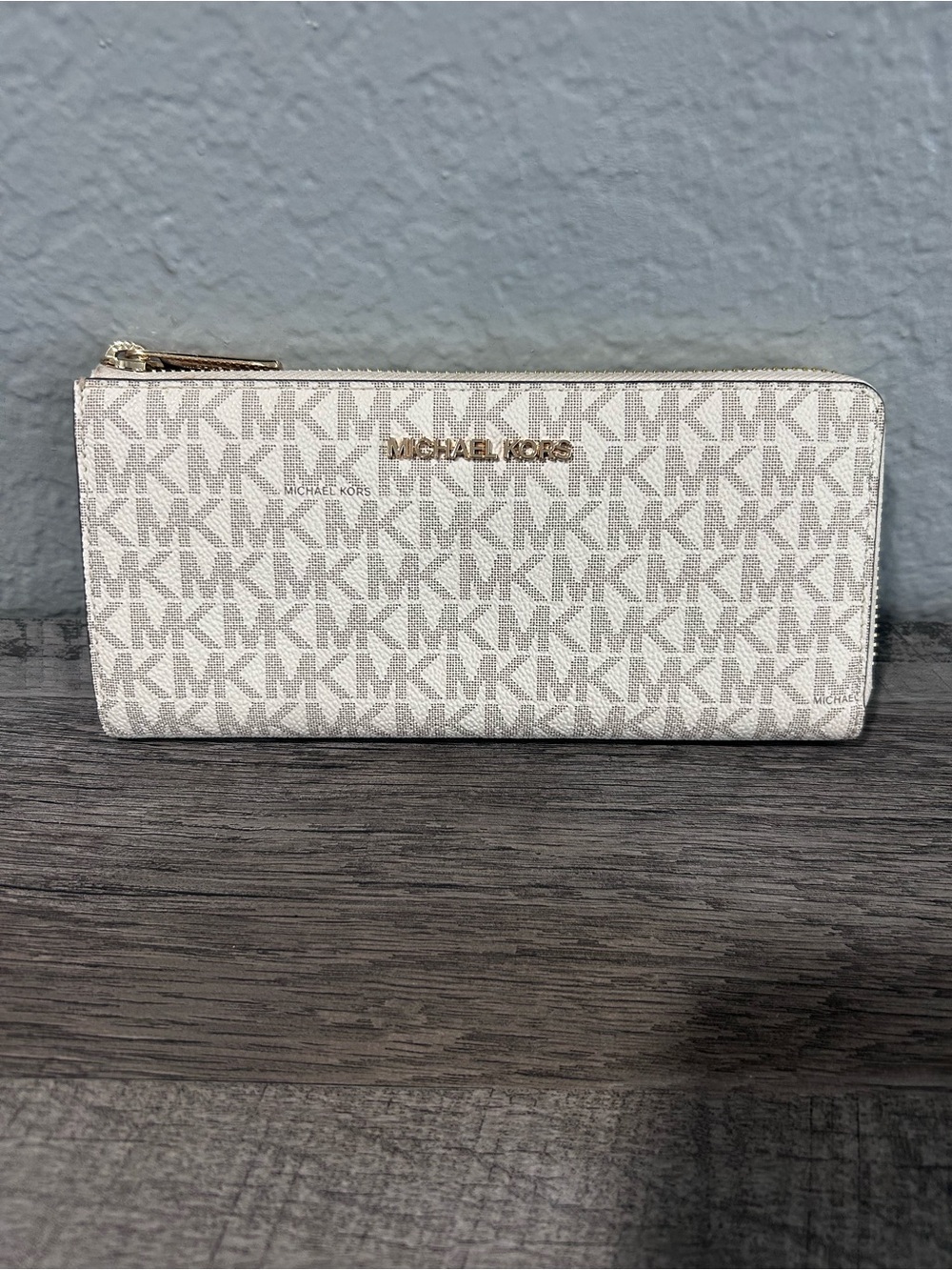 Michael Kors Beige White Signature Zip-Around Wallet with Gold Logo